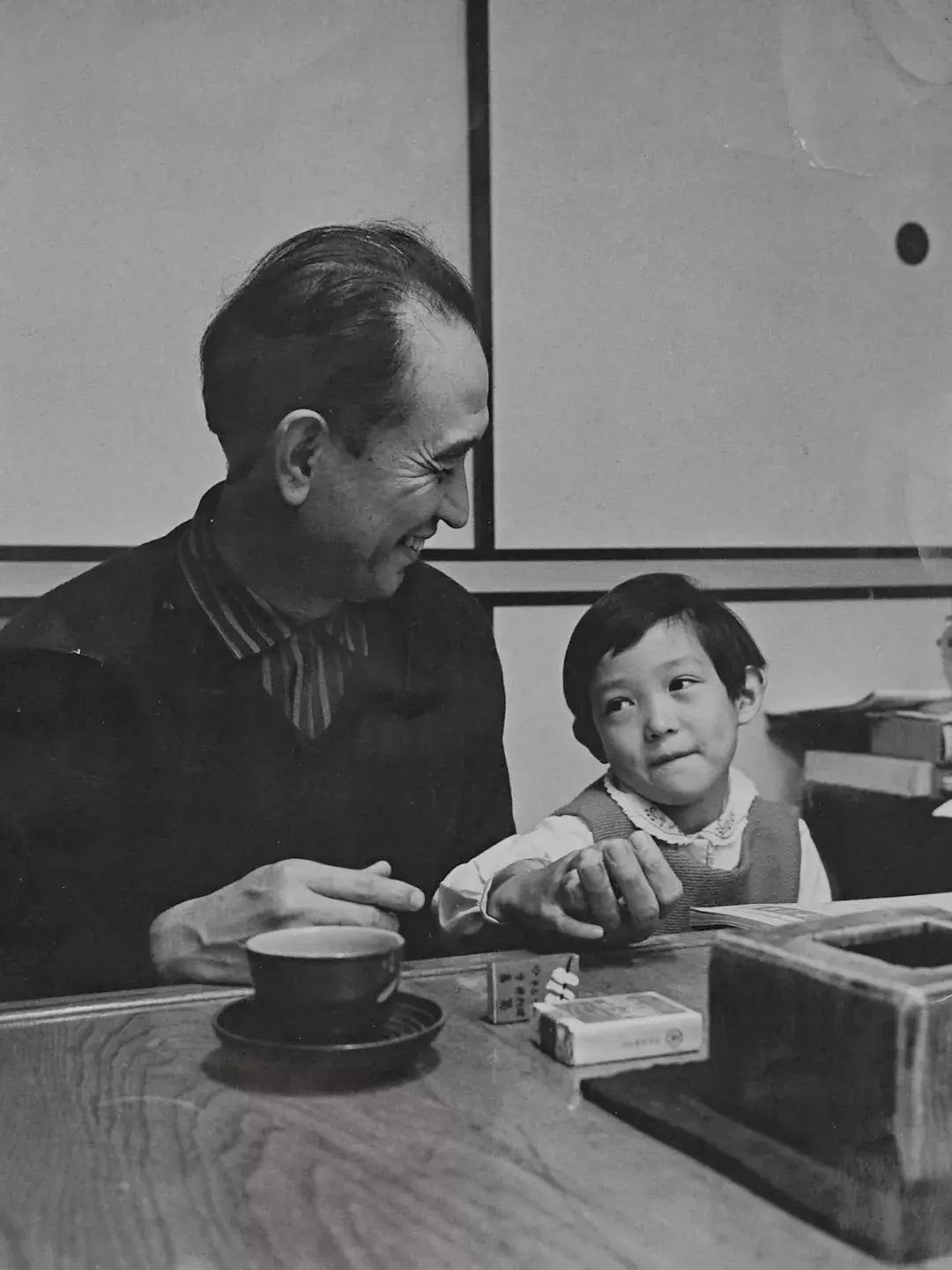 世人说我的爸爸是神，但他就是个普通人