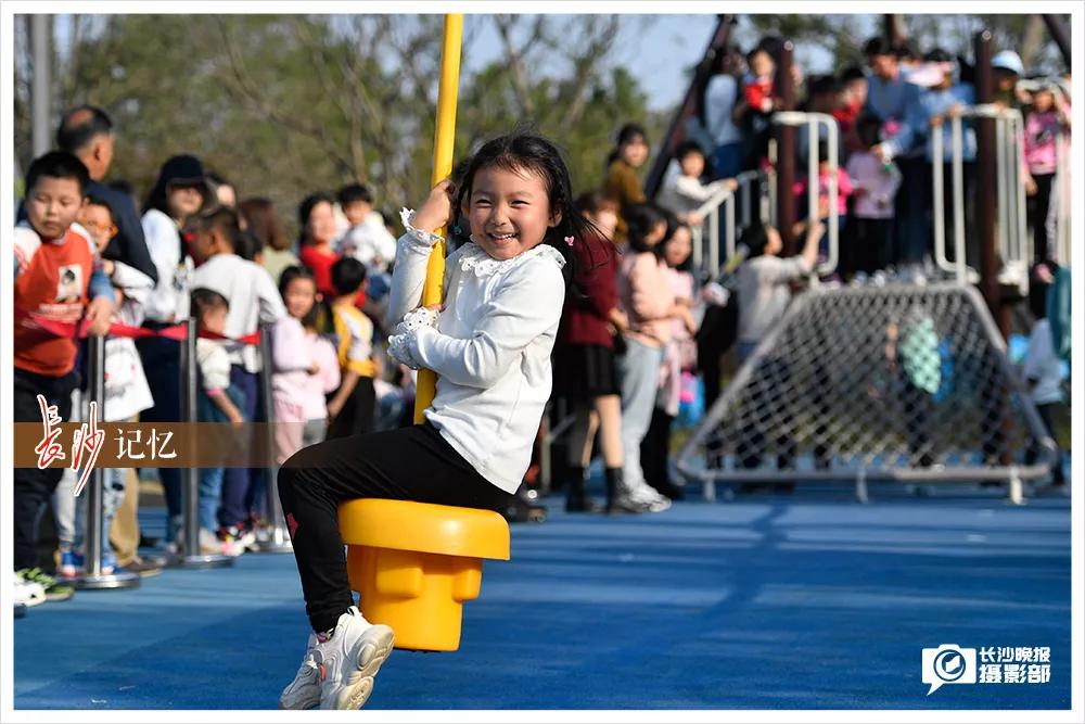 长沙月亮岛最新效果图,长沙月亮岛鸟瞰图