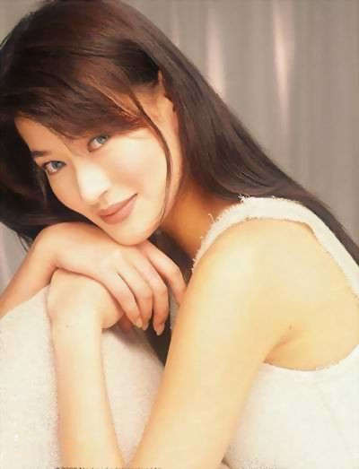 陈宝莲是如何走向自杀的？不健全的家庭果然容易令人疯狂