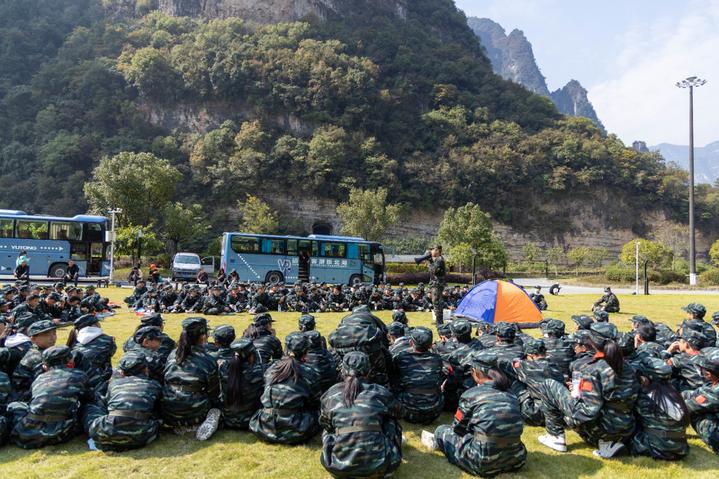 宜昌这个地方产美女，有一个大家都认识，现在还能让熊孩子涨知识