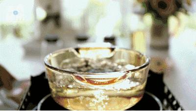 每次洗头梳头都掉很多头发怎么办,洗头掉发小妙招