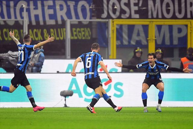 B2B中场球员成为主流，442阵型和433阵型，走向没落