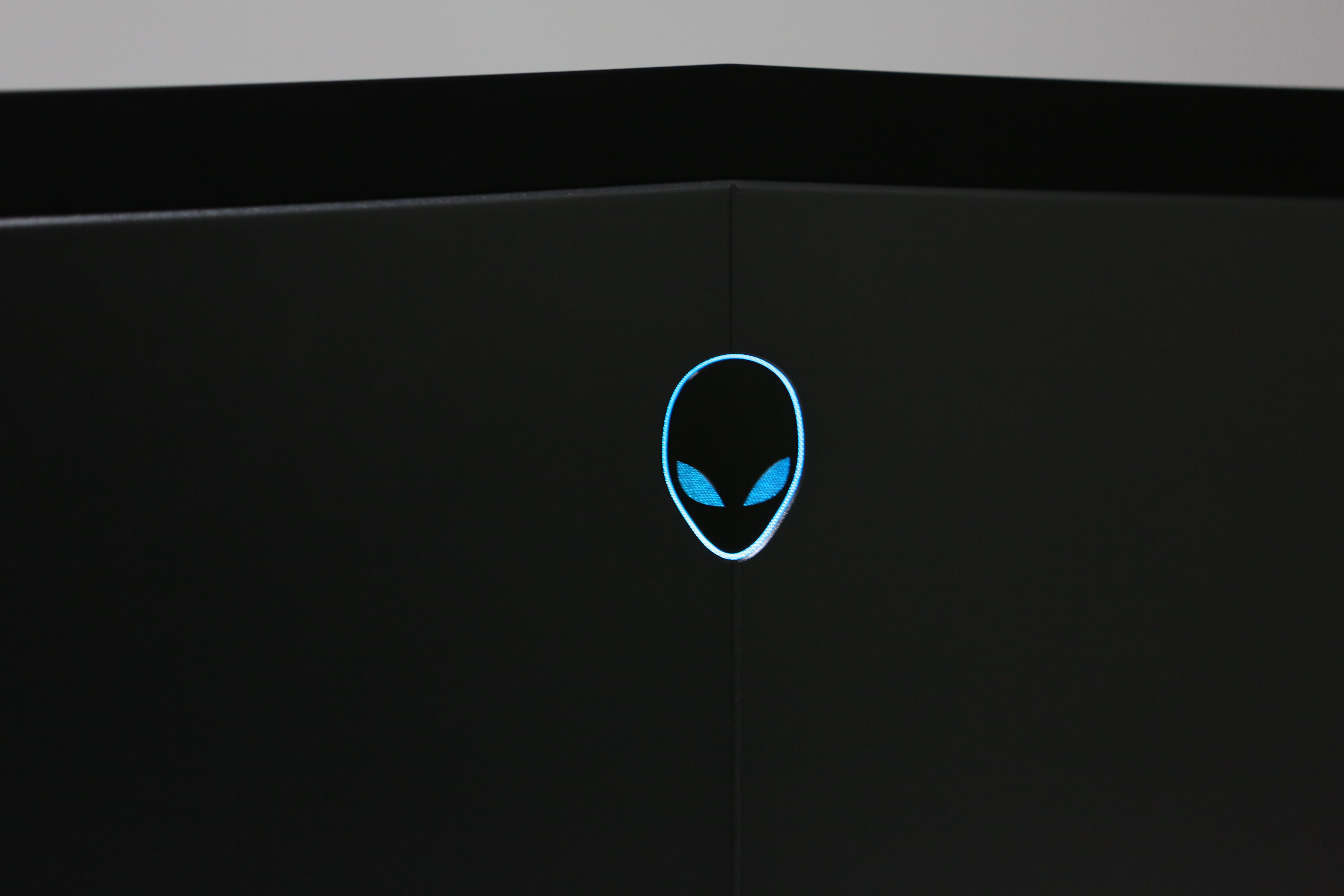 i9-8950HK处理器、GTX1080显卡，外星人这台游戏本的配置满级了！