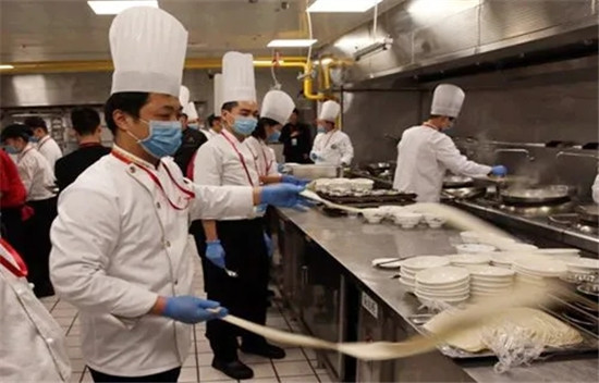 餐厅节日只卖套餐,食客非要单点还曝光餐厅!厨师:滚犊子