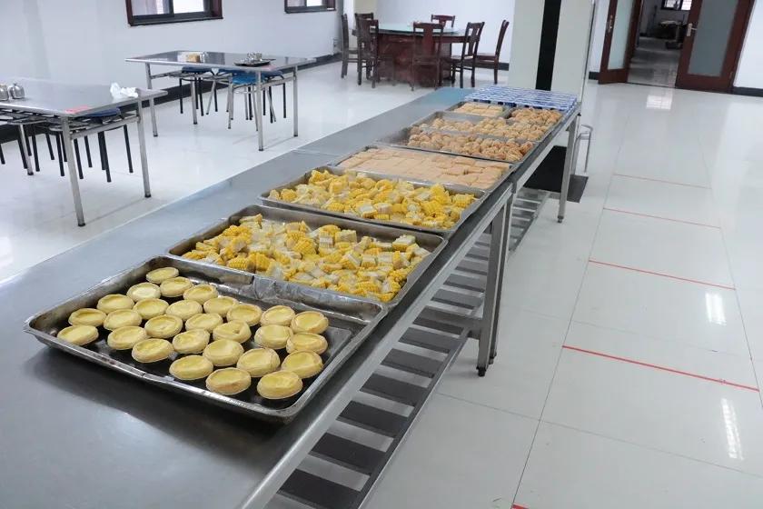 带大家看看兵哥哥的伙食,消防员和兵哥哥的伙食