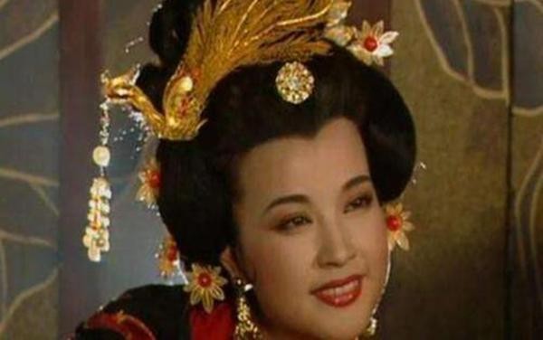 历史上的武则天是怎样当上女皇的,武则天当上中国第一位女皇