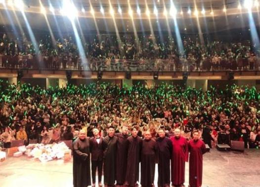 具有批判精神的相声,相声批判办事效率低下