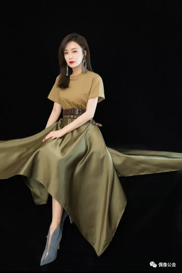 秦岚和黄晓明年龄差,秦岚和黄晓明差几岁