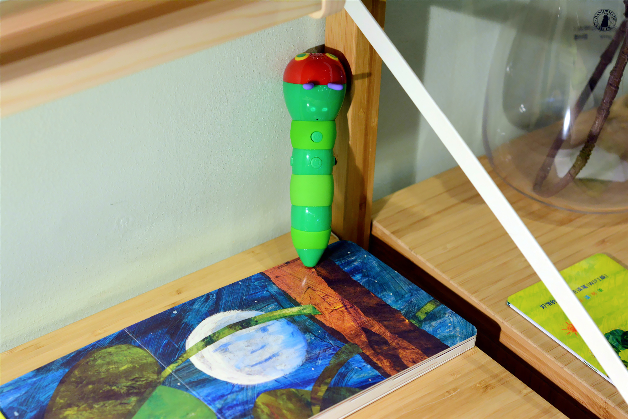 毛毛虫点读笔绘本入门,小彼恩和毛毛虫点读笔是什么关系