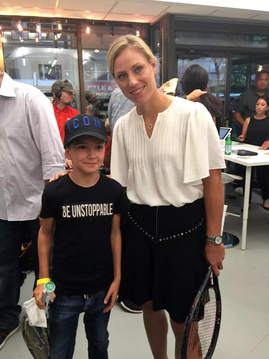 新闻丨费德一人慢热一人受伤小兹维列夫化身拜仁8号