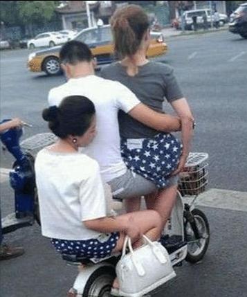 “兄弟们，女神给我说她嘴起泡了，我该怎么做啊？”哈哈哈...