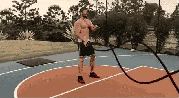 美队复联4雷神之锤,复联4美队背头