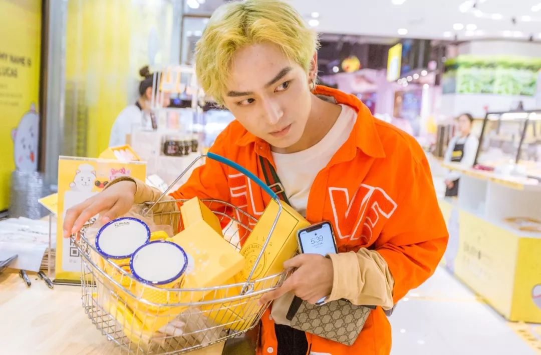 look缃戠孩,look鍝ュ摜