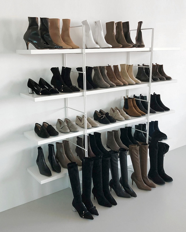 冬天靴子买白色好看还是黑色,冬天靴子女款2022款网红款