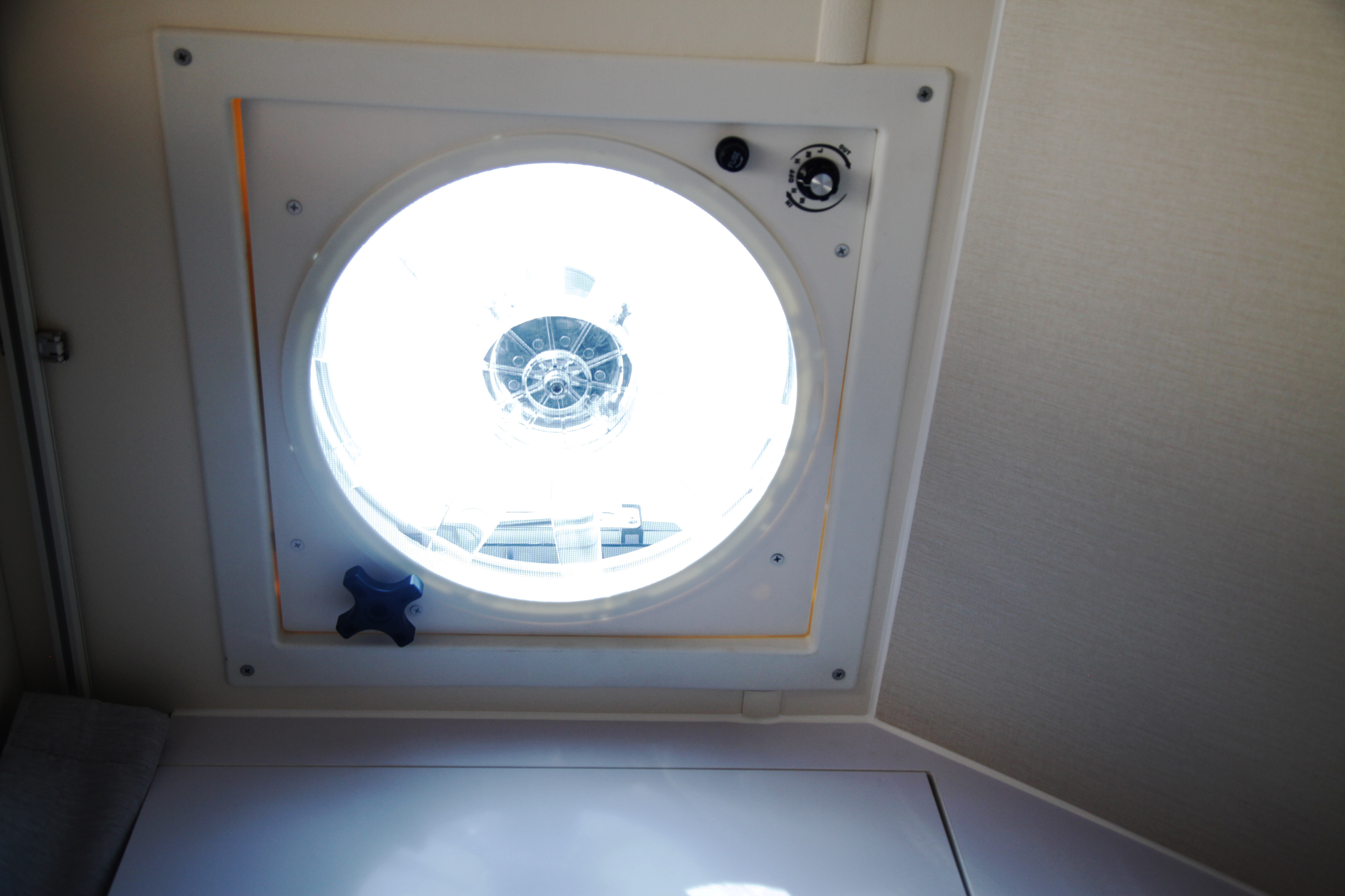 大顶C型限量发售，配置给力，舒适超大空间竟然还有子母床？