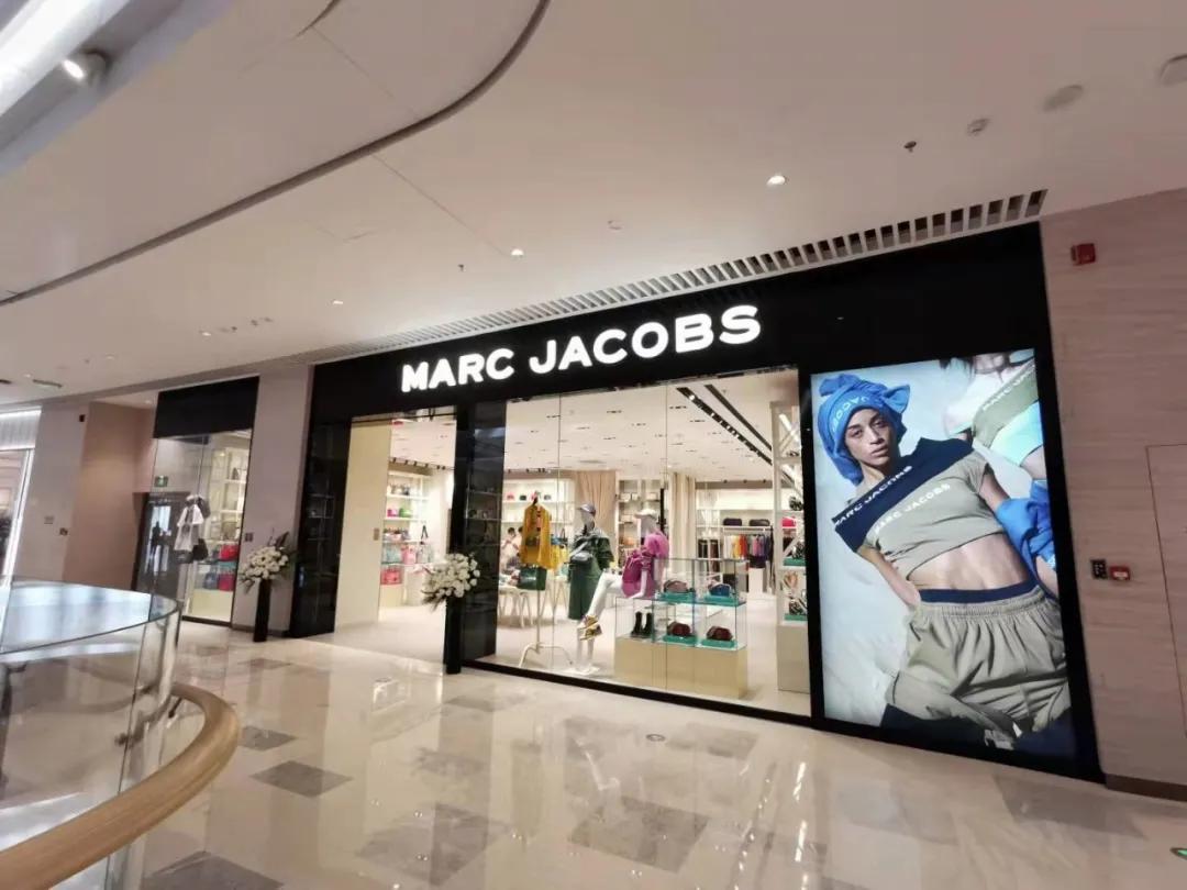 武汉恒隆广场奢侈品牌,武汉恒隆广场算顶级广场吗