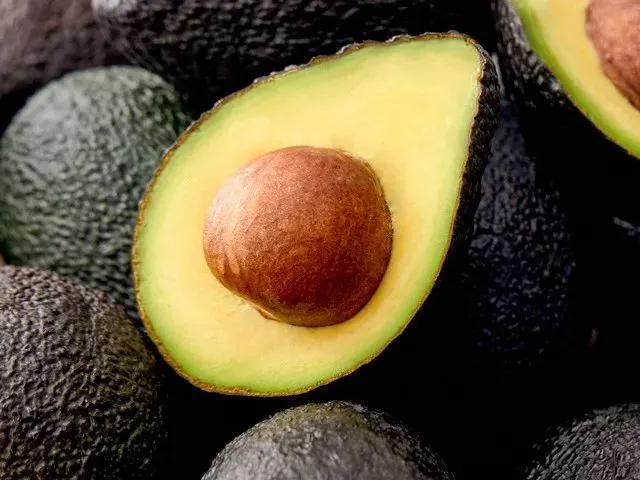 吃鱼子酱海葡萄三文鱼,吃鱼子酱奢侈