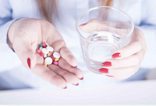 月经不正常，多留意阴道分泌物！若出现4个征兆，暗示子宫内膜癌