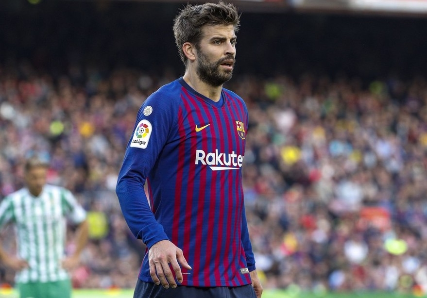 为核心寻接班人!巴萨争夺荷兰两大妖星,19岁妖人曾硬抗姆巴佩