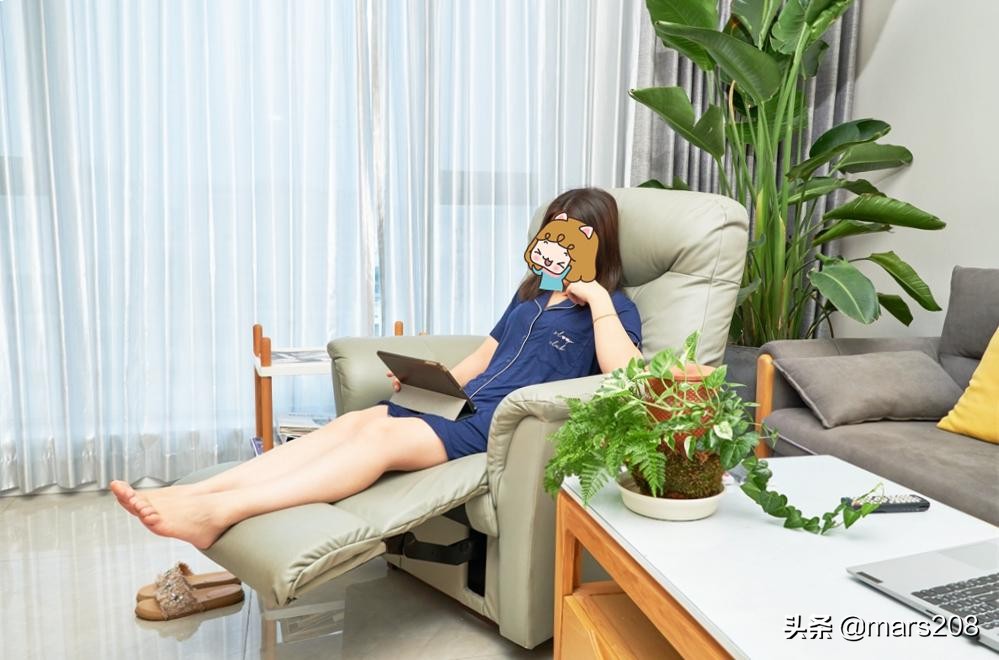 躺平也要舒适惬意，LAZBOY乐至宝功能单椅给你家中的小确幸