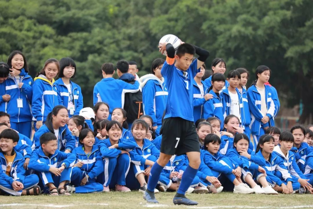 万宁小学足球队去保亭比赛,万宁中学生足球联赛2021