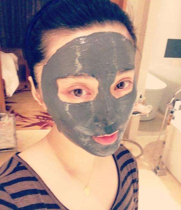 妆前敷面膜，能让底妆更服帖？不烂脸就不错了