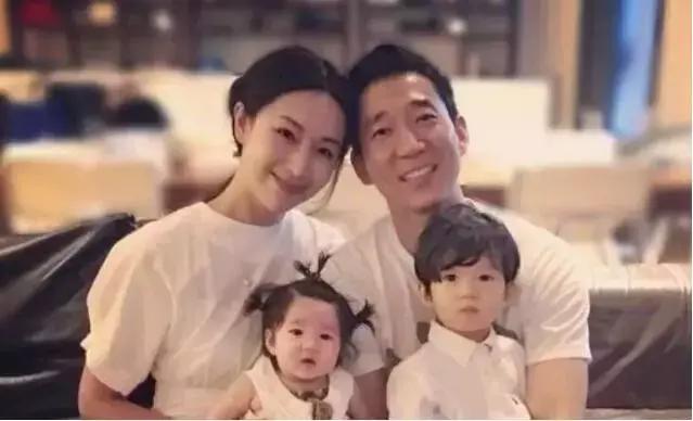 包文婧顺产时宫缩疼到扭曲:女人生孩子到底有多痛?