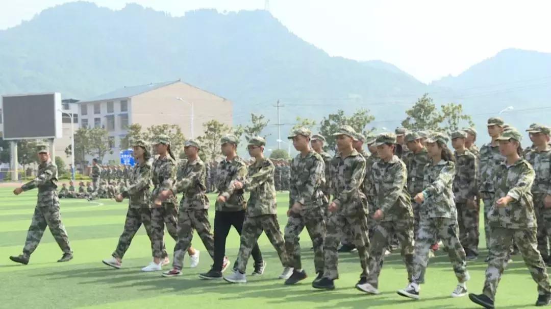余庆他山中学军训,余庆他山中学2021军训