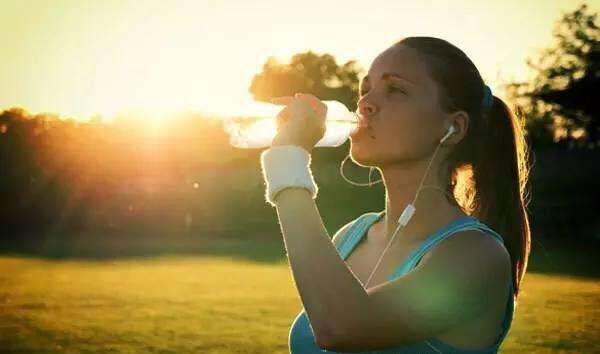 坚持一年跑步为什么没有瘦,为什么跑步好几天没有掉体重