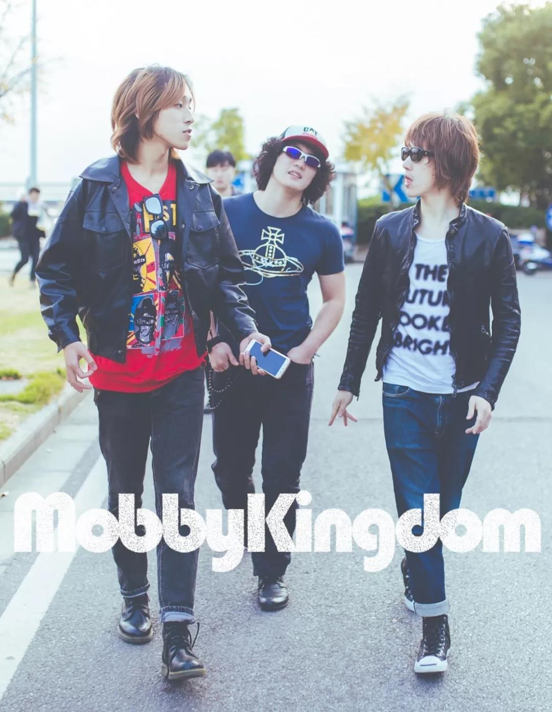 上海草莓基地挖草莓苗,超级草莓上海