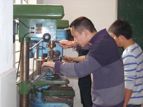 维修钳工和机修钳工是一个工种吗,维修钳工应具备哪些技能