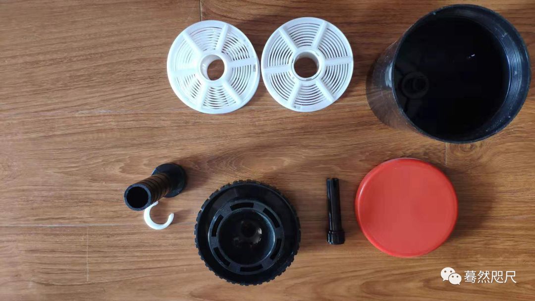 d76黑白胶卷冲洗经验,暗房洗胶卷用什么颜色灯