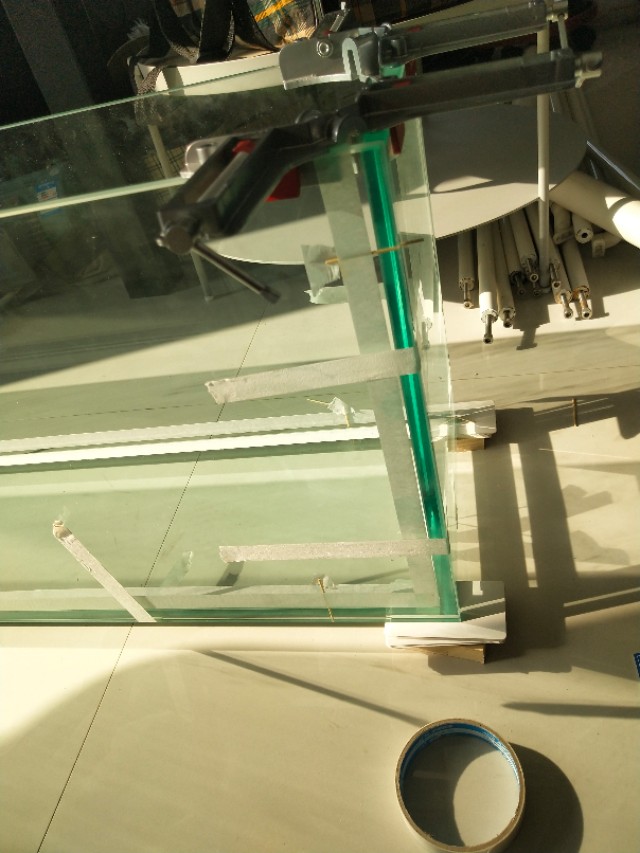 自粘底滤鱼缸过程,自粘鱼缸开缸技巧