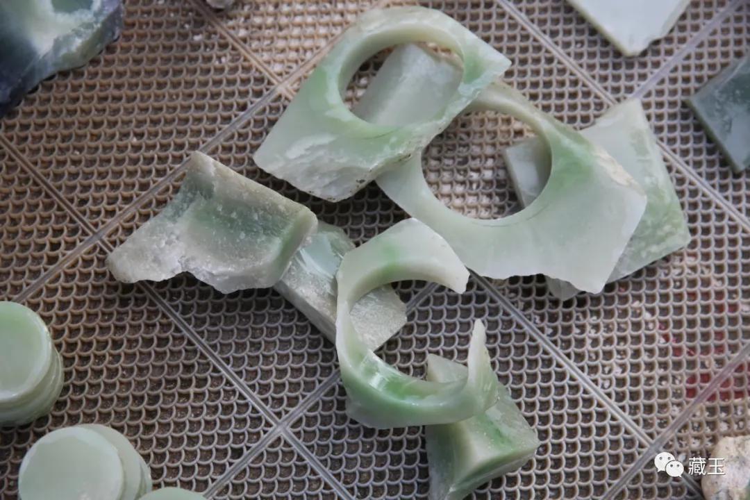 青花籽料山料和籽料,俄料籽料和山料籽料的区别