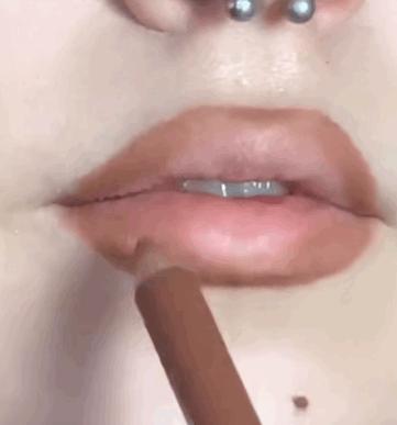 适合圆脸微胖的女生,微胖型女生显老