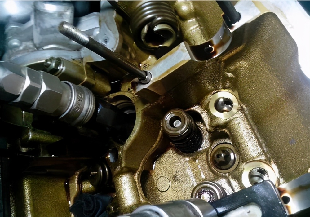 宝马渗油烧机油能解决吗,德系车普遍烧机油漏水渗机油