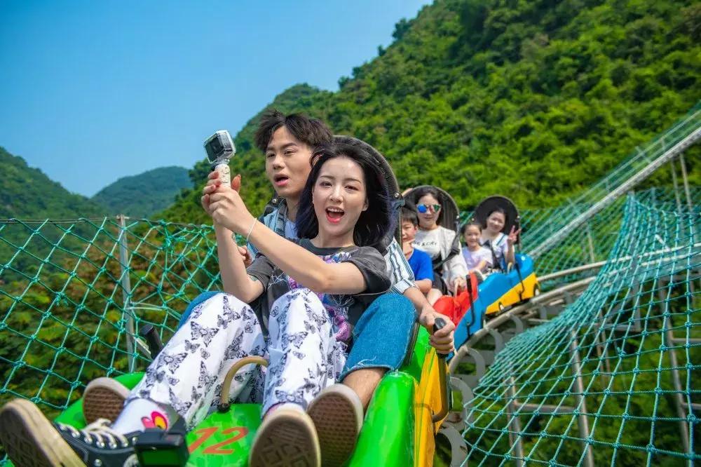 英德宝晶宫详细旅游攻略,宝晶宫旅游攻略大全