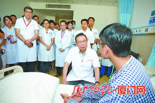 名医荟萃来厦坐诊百姓尽享优质服务厦门柔性引进200余位国内知名专家，有效缓解百姓看病难、看专家难