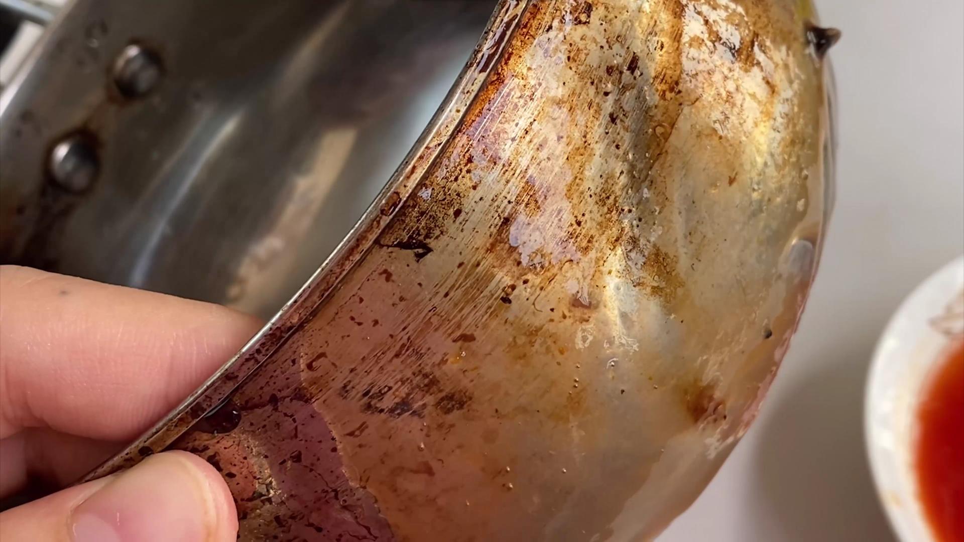 不锈钢锅上的黄渍拿什么能洗掉,怎样去除不锈钢锅的黄渍