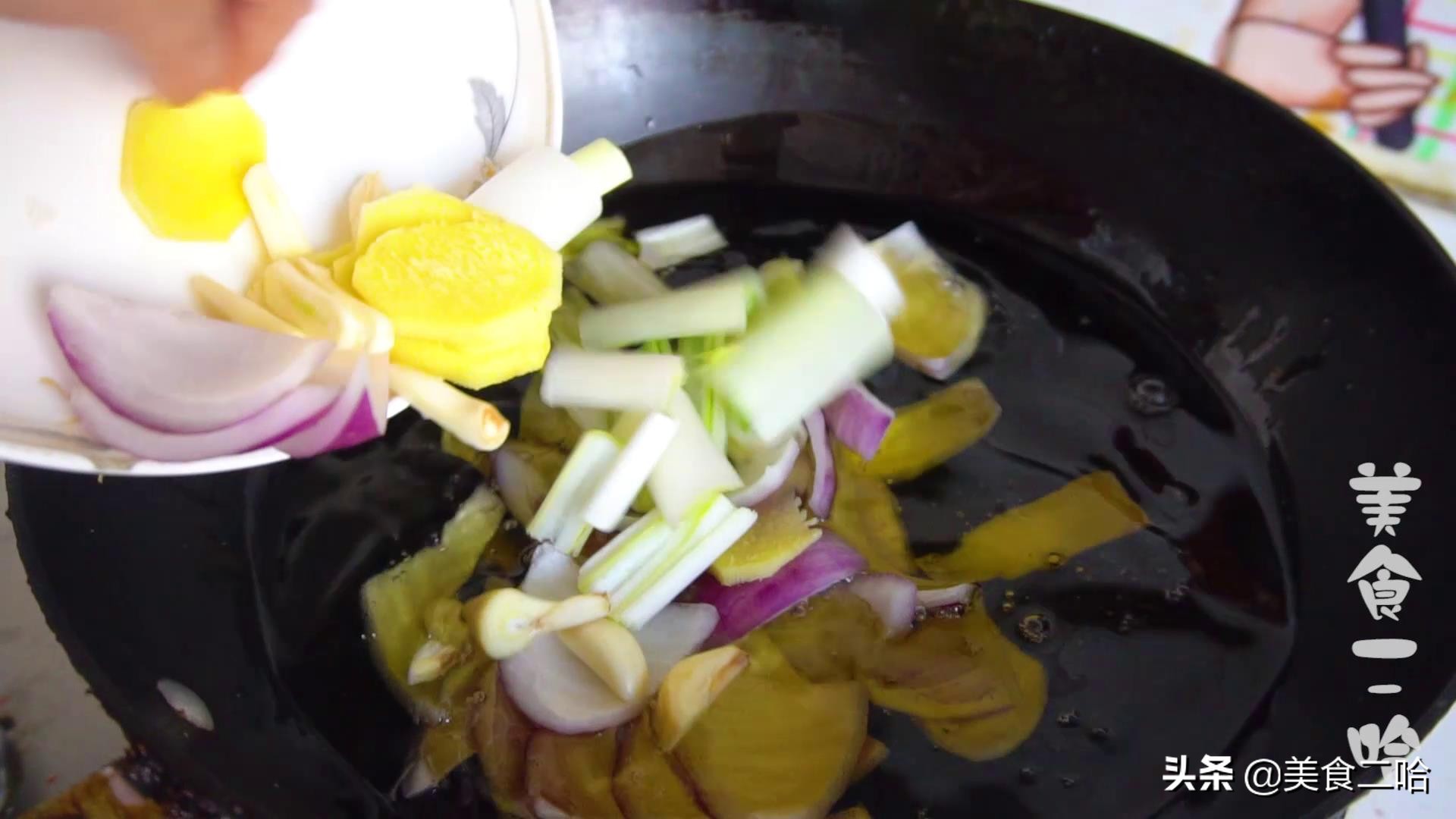 辣条不健康食品的做法,辣条的不卫生做法