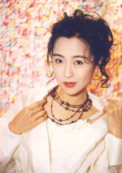 短发鼻祖袁洁莹近照图片,袁洁莹年轻时候最美的照片