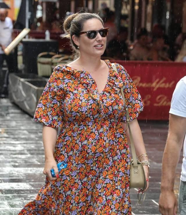 足球宝宝大变身,足球宝贝变装女生版