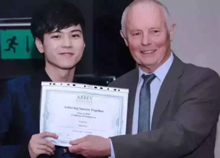 以青春为名迎伟大征程,以青春之名奋进