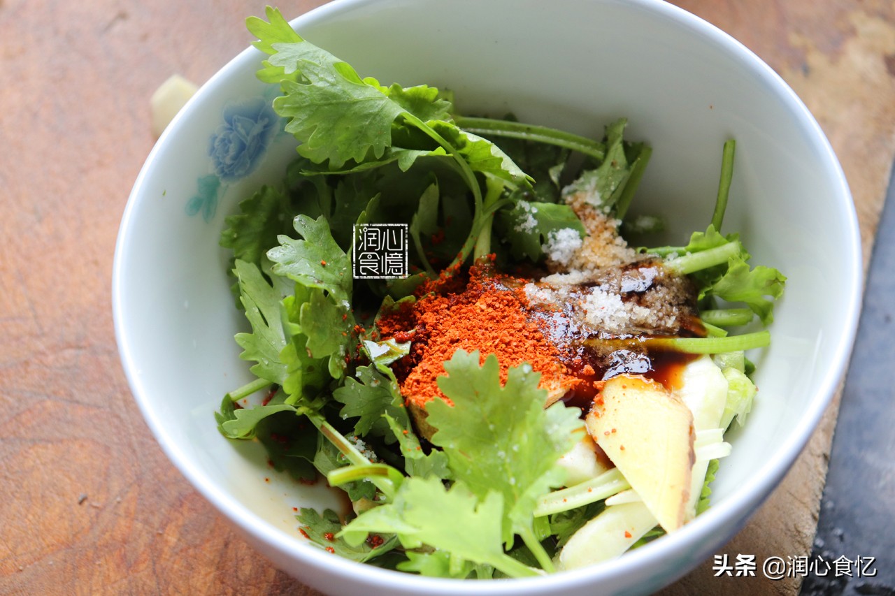 炒牛百叶是多放香菜还是少放香菜,牛百叶能和香菜一起吃吗