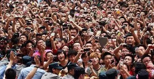 来刷榜投票啊！有网民加入“粉丝群”后被骗十万！