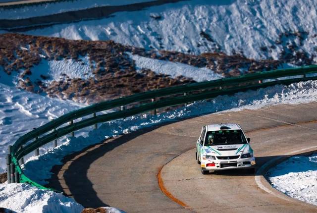 汽车爬坡时可以直接挂l挡吗,自动挡车爬坡用什么挡才不伤车