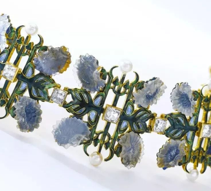 他是珠宝界的叛徒，但一件珠宝就能卖600万