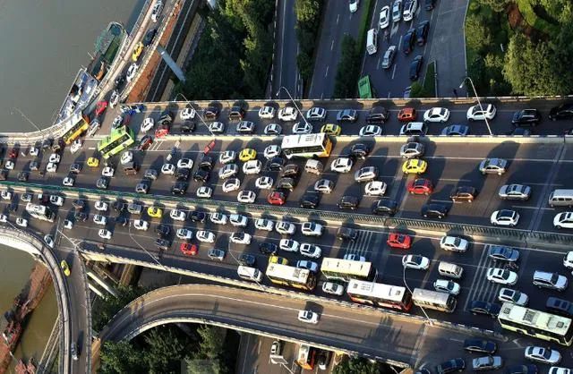 现在洗车店怎么越来越少,为什么私家车越来越多洗车店越少