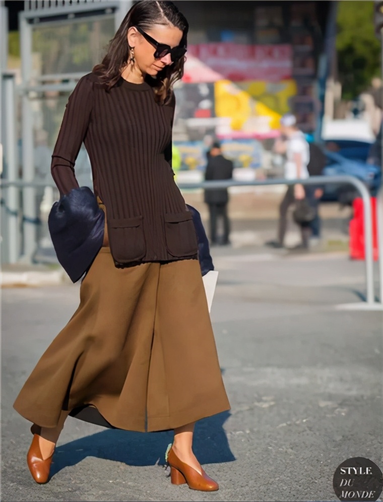 栗棕色和棕色哪个更适合鹅蛋脸,不同底色的棕色