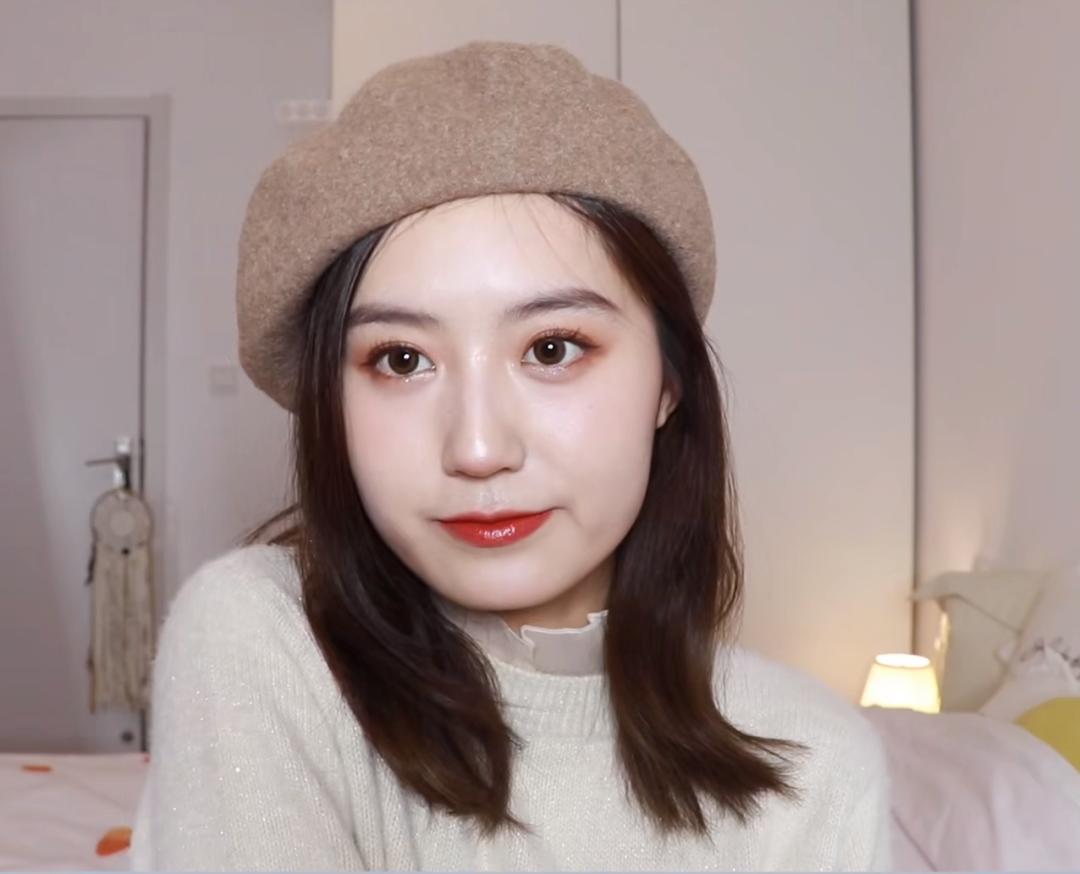 棒球帽白色和黑色帽子哪个显脸小,帽子大头围大脸显脸小